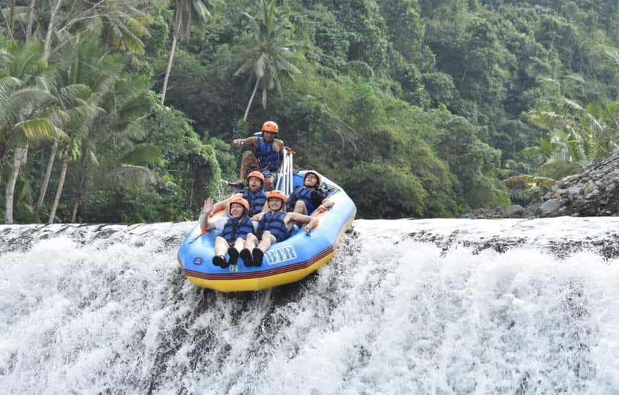 Bali: Telaga Waja White Water River Guided Rafting & Lunch - Getting there from Bali: pickup zones and the valley service fee