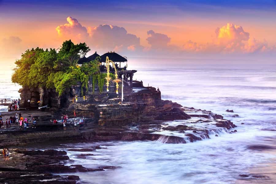 Bali: Ubud and Tanah Lot Small Group Guided Tour - Barong and Keris Dance: Where Hindu Myth Meets Stagecraft