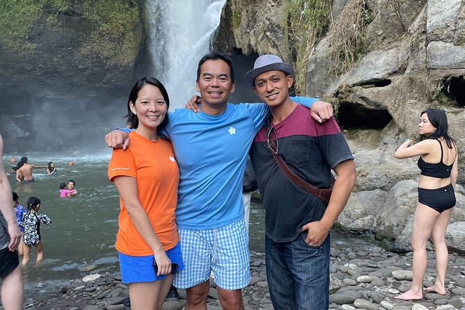 Bali Ubud Driver - Stop 3: Tegenungan Waterfall, pictures plus a real cooldown