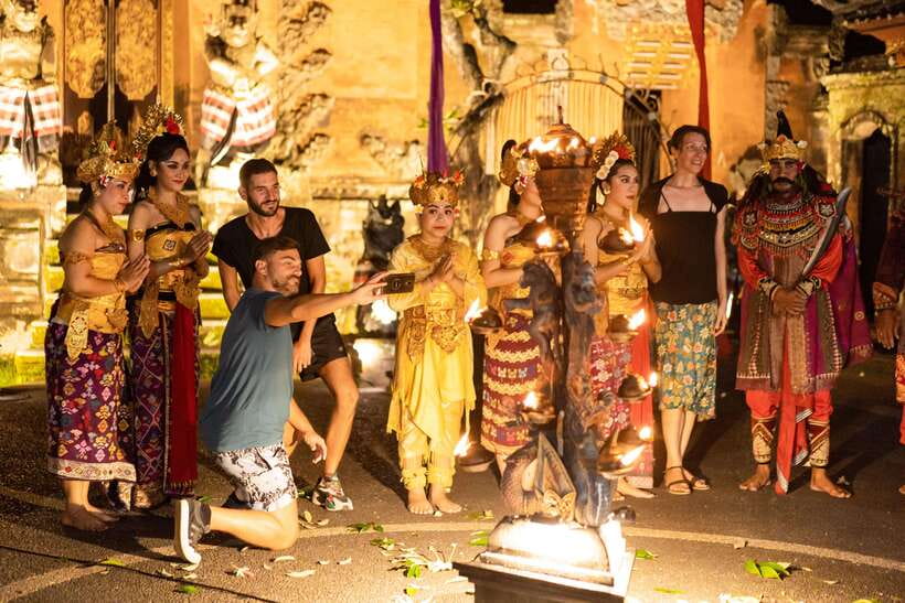 Bali: Ubud Kecak and Fire Dance Show Tickets - The fire dance moment, what to expect at the finale