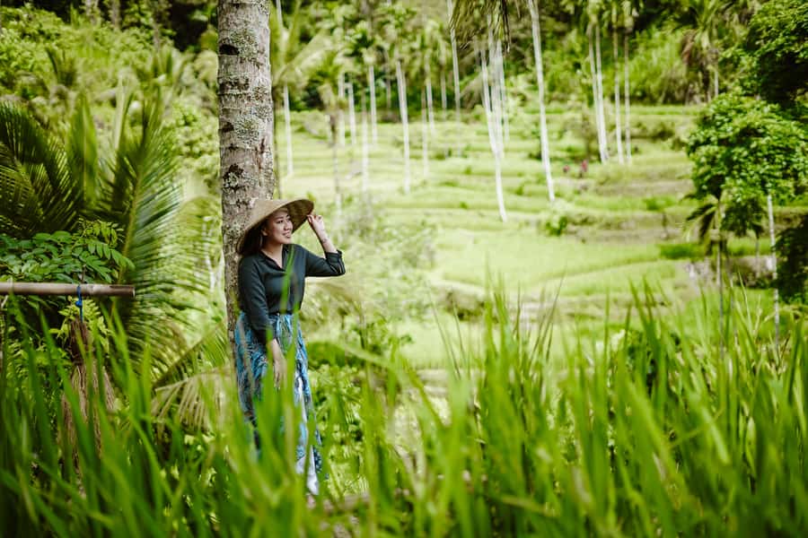 Bali: Ubud, Tegalalang, and Tanah Lot Temple Day Trip - What makes the guides the difference, from patience to photo help