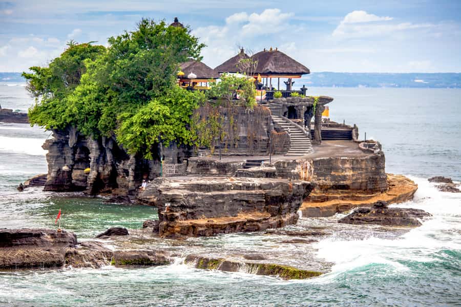 Bali: Ubud, Tegalalang, and Tanah Lot Temple Day Trip - Monkey Forest Sanctuary in Ubud, macaques and temple ruins in the shade