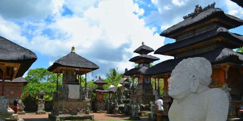 Bali: Ubud Waterfall, Village and Pool Club Day Trip - Celuk Village and the real work behind the jewelry