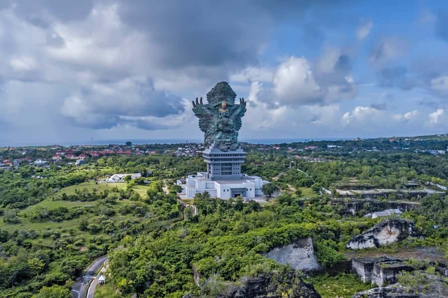 Bali Uluwatu: Garuda Wisnu Kencana Entrance Ticket - Entering at the main entrance: timing and traffic matter more than you think