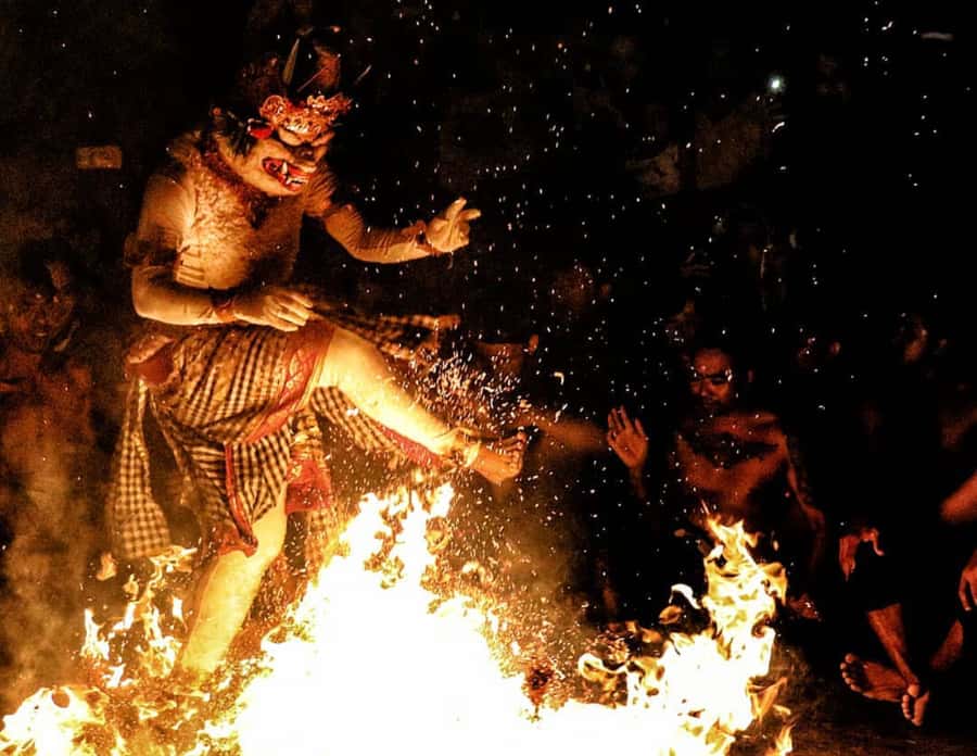 Bali: Uluwatu Temple Tour with Optional Kecak Dance Ticket - Choosing Your Package: Meeting Point vs Shared vs Private Transfers