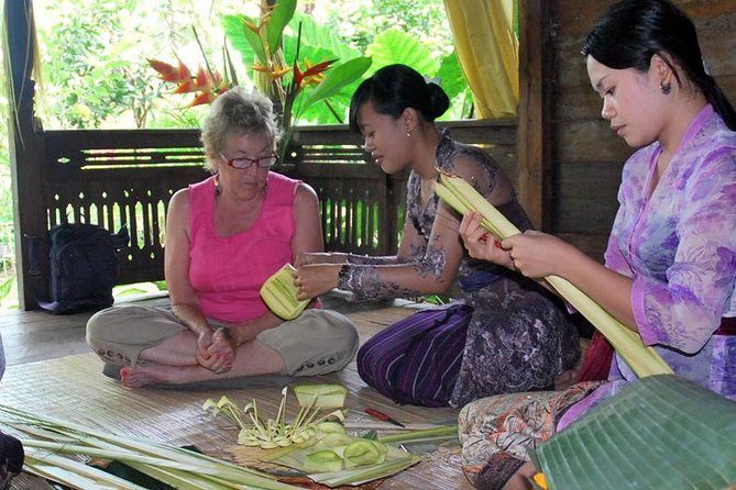 Balinese Cooking class with traditional morning market visit - The Traditional Market Visit: Choosing Ingredients Like Locals