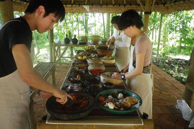 Balinese Cooking class with traditional morning market visit - Laplapan Welcome and the Village Side of the Day