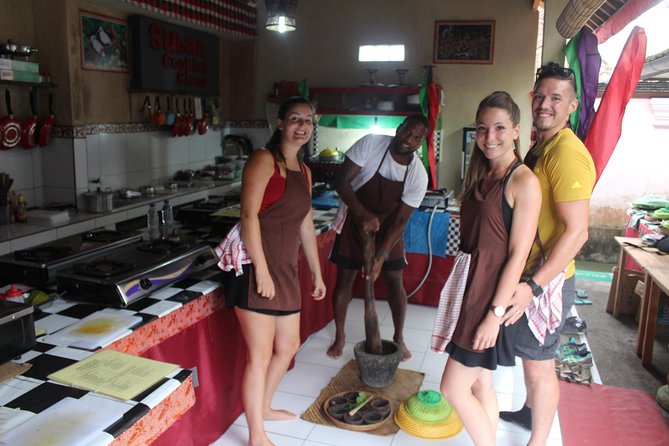 Balinese Ubud cooking school (9 Dish Cooking and Market Tour) - Afternoon option: offering-making for a different kind of cultural context