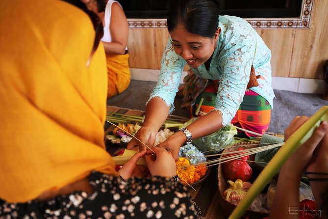Balinese Village Experience - Lunch and Balinese cakes at a scenic warung