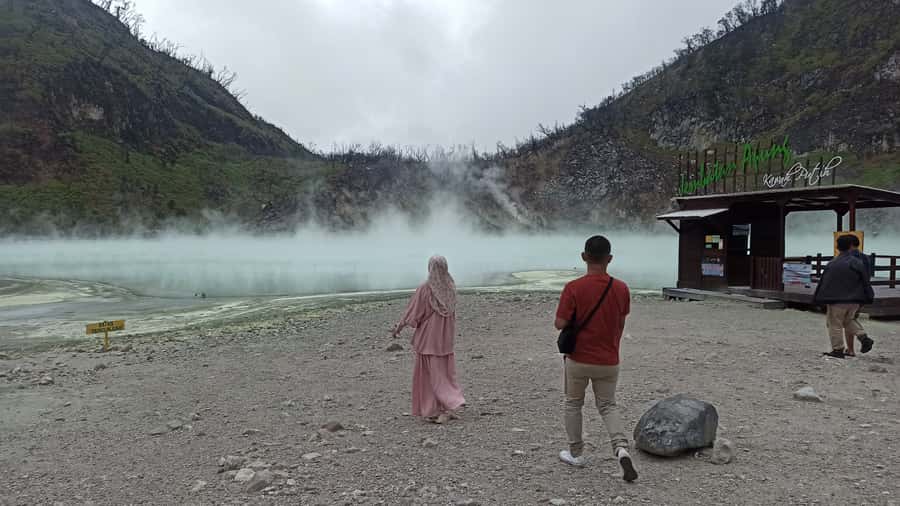 Bandung: White Crater Hotspring Tea Plans And Lunch Included - Who this Bandung hot springs and tea trip suits best
