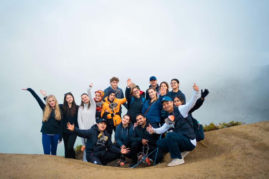 Banyuwangi: Ijen Crater Bluefire and Sunrise Guided Trek - Catching the blue fire: how to make the moment count
