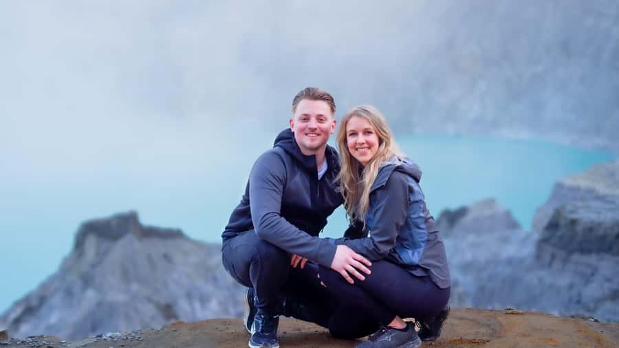 Banyuwangi: Ijen Crater Bluefire and Sunrise Guided Trek - 9 hours with Banyuwangi hotel pickup and a midnight start