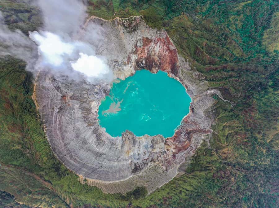 Banyuwangi : Mt Ijen Hike, Blue Fire & Panoramic Lake Guided - Why Mount Ijen Blue Fire at Midnight Feels Different Than a Typical Sunrise Trip
