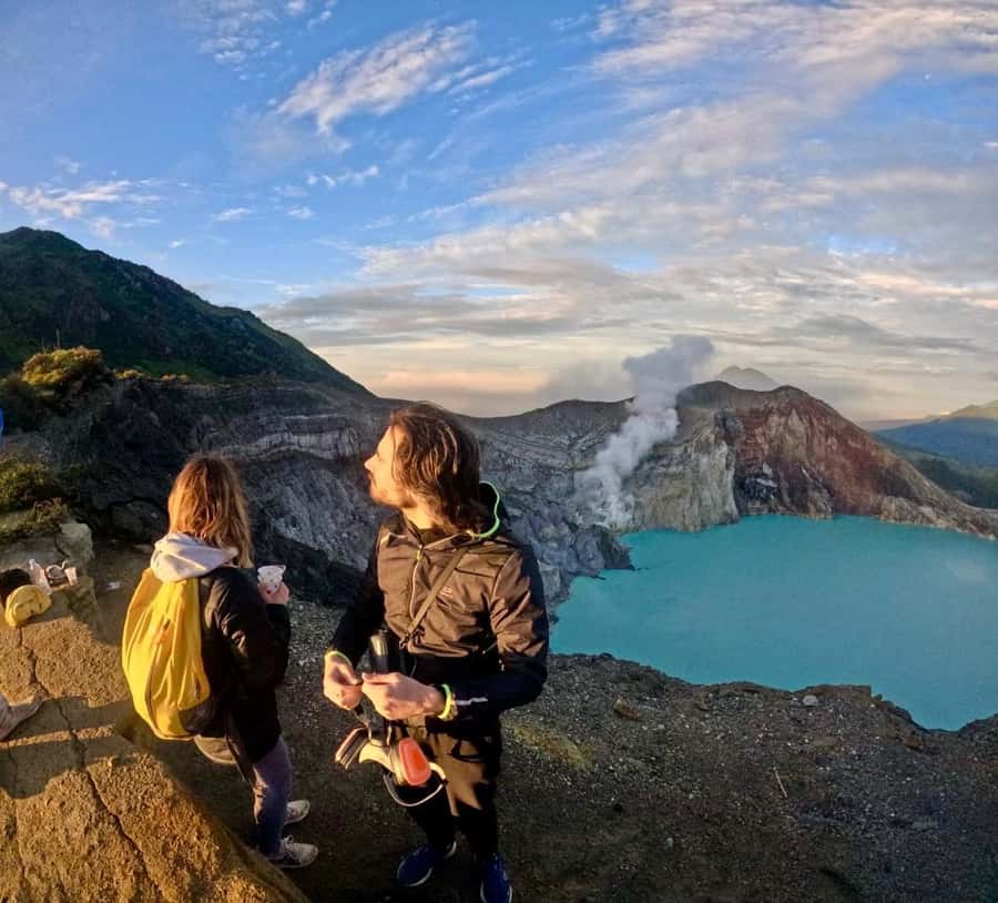 Banyuwangi : Mt Ijen Hike, Blue Fire & Panoramic Lake Guided - Blue Fire: How to Set Expectations and Still Be Happy If It’s Quiet