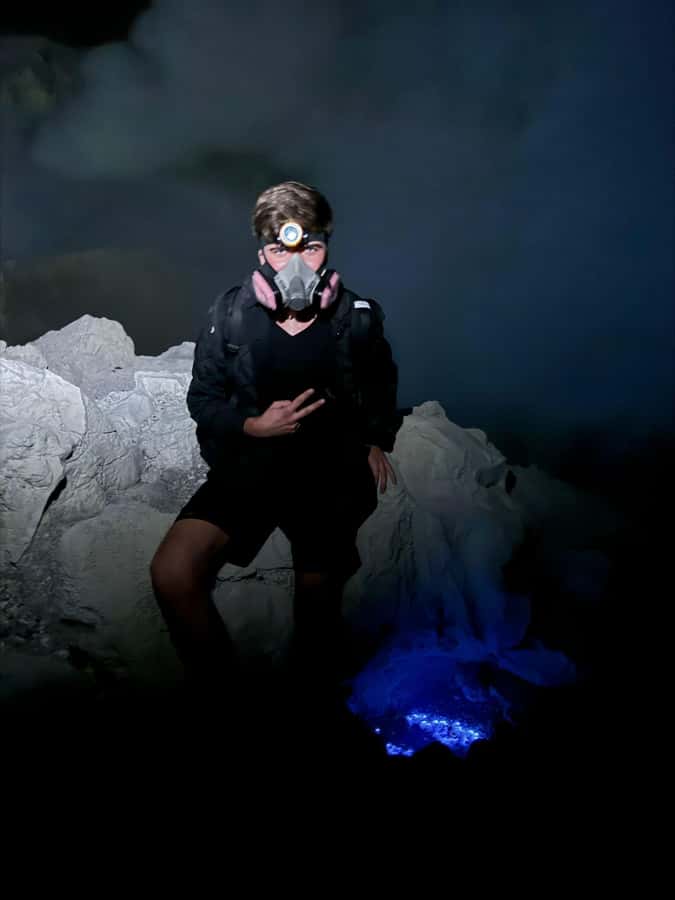Banyuwangi : Mt Ijen Hike, Blue Fire & Panoramic Lake Guided - Lake and Crater Rim Views: Why the Color Changes Feel Like Part of the Story
