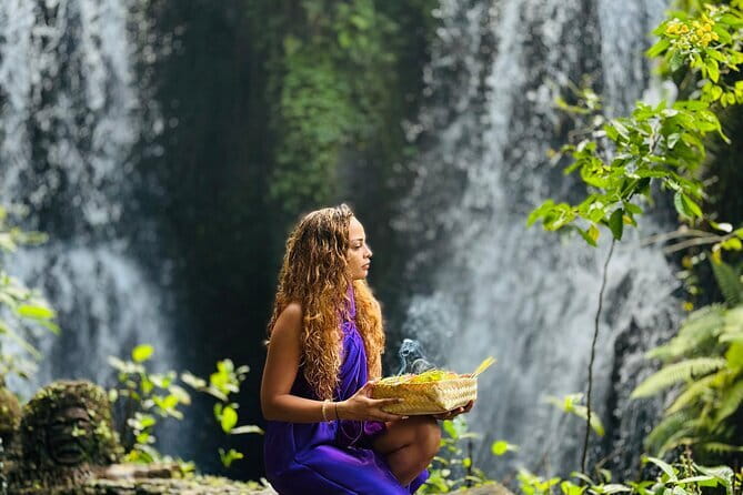 Beji Griya Waterfall Bali Spritual Holy Bath Experience - Sarong, Coconut Blessing, Towels, and the Small Things That Make It Smooth