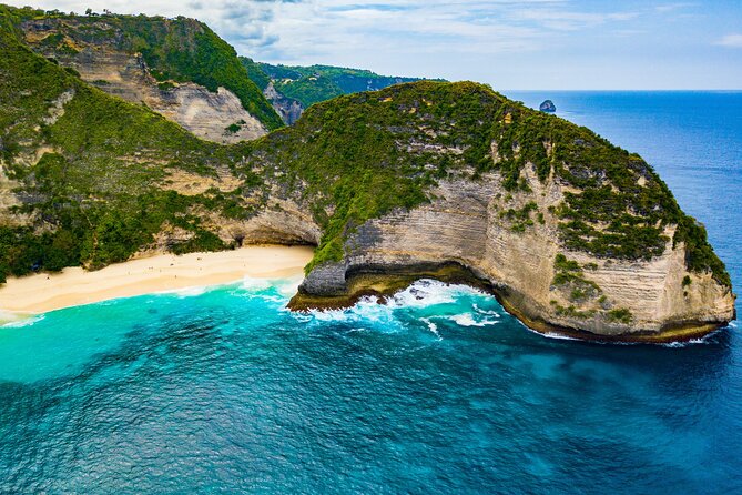Best Iconic West and East Nusa Penida Island Tour - All Inclusive - Lunch at Nusa Penida: A Real Break in the Middle of the Circuit