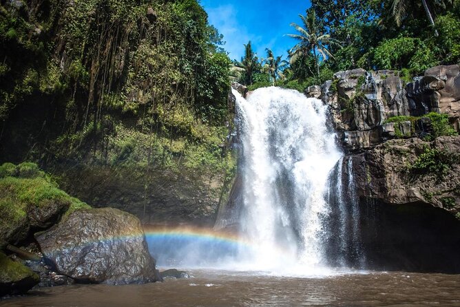 Best of Bali Waterfalls: Tibumana, Tukad Cepung and Tegenungan - Stop 1: Tukad Cepung, the cave waterfall with a built-in photo frame