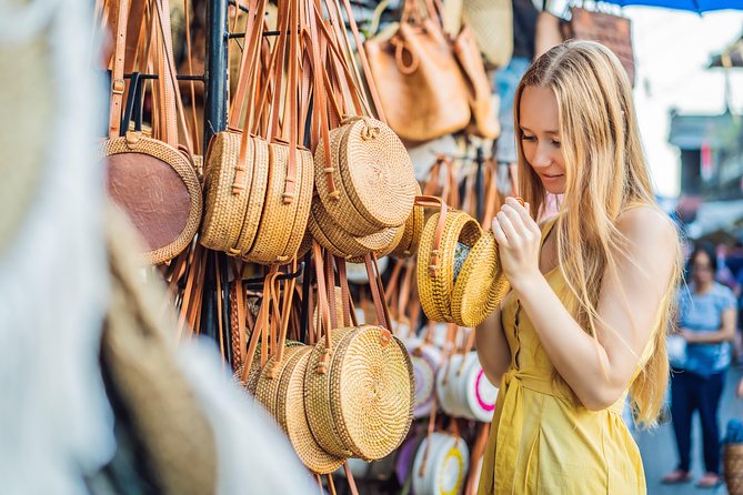 Best of Ubud Attractions: Private All-Inclusive Tour - Sacred Monkey Forest Sanctuary: 700 macaques and the smart photo rules