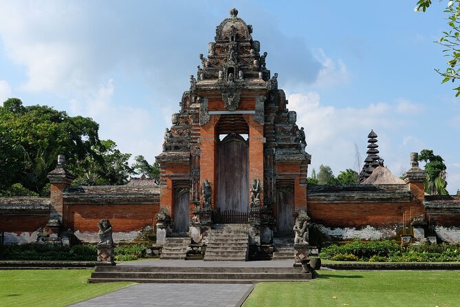 Best of Ubud with Jungle Swing Experience - Batuan’s Traditional House Compound and Pura Desa Adat Batuan