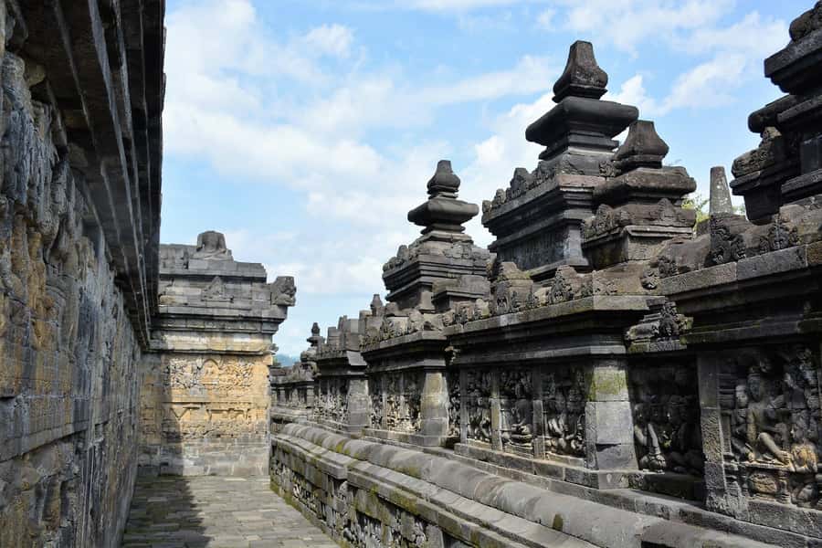 Borobudur Climb Top, Prambanan with Guide, Ticket Include - Should you book this Borobudur and Prambanan guided tour?