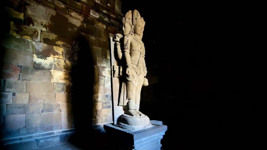 Borobudur climb up and Prambanan private tour - The 1.5-Hour Transfer to Prambanan: When You Catch Your Breath