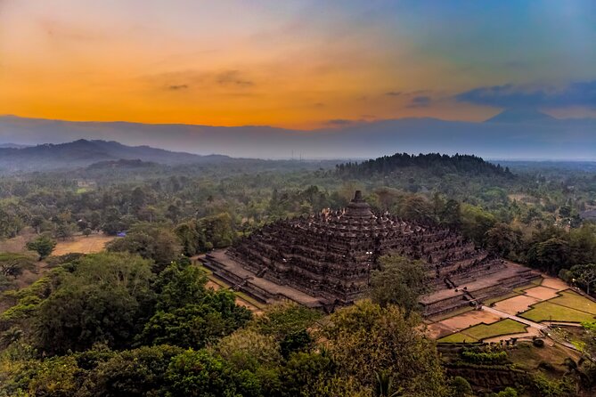Borobudur(climb up), Merapi Volcano and Prambanan Temple Tour - Borobudur climb with timed access: the wow factor and the one tradeoff