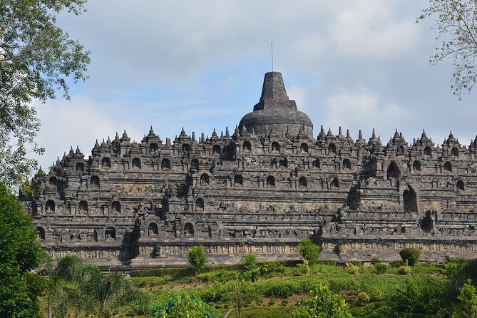 Borobudur Full Climb Up And Prambanan All Inclusive Private Tour - Getting to the temples smoothly in Yogyakarta traffic