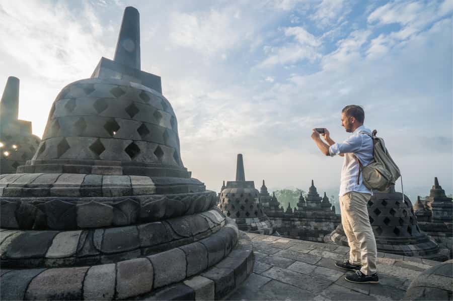 Borobudur Sunrise (Climb-up Guarantee) & Prambanan Day Tour - Getting From Yogyakarta Hotels to the Hill: The Van Ride Rhythm