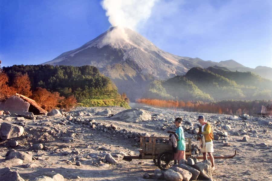 Borobudur Sunrise, Merapi Volcano & Prambanan Full Day Tour - How this full-day Java route actually feels: sunrise, volcano, then temples