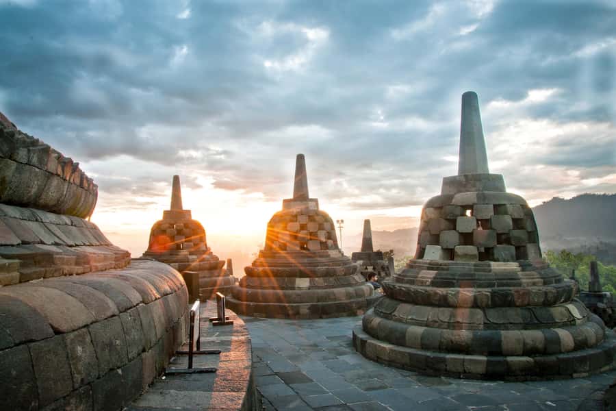 Borobudur Sunrise, Merapi Volcano & Prambanan Full Day Tour - Setumbu Hill sunrise: the view, the timing, and how to be comfortable