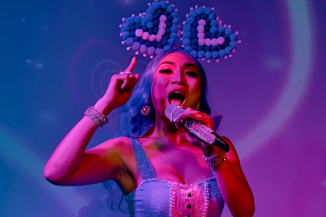 Canggu: Drag Show with Dinner - Friday drag tarot reading: limited spots and a slower pace