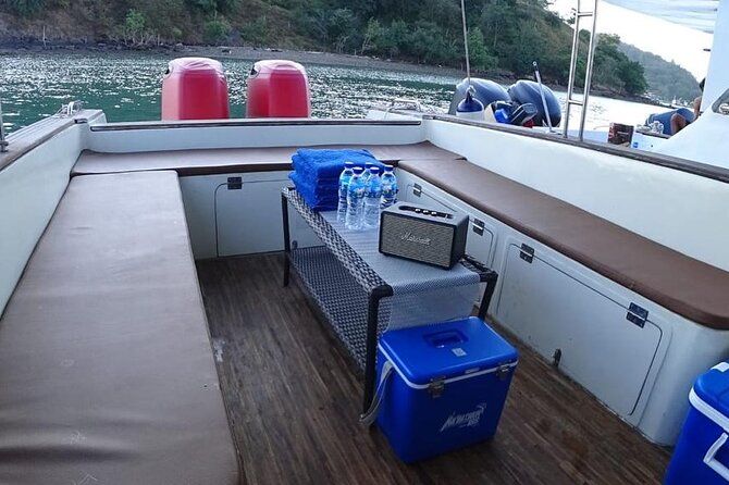 Early Bird Speedboat Group Tour : Explore Komodo Ahead of Crowds - Boat Size, Group Feel, and What This Means for Your Comfort