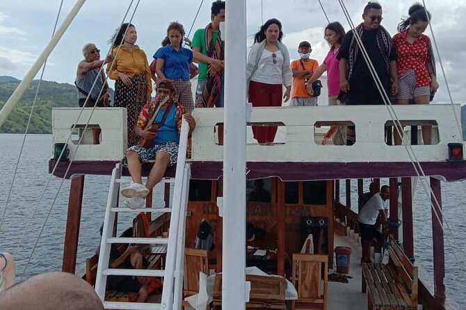 Explore Komodo and Swim with Whale Sharks - Day 2: Whale Shark Swimming Day and Snorkel Stop Timing