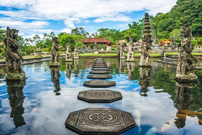 Exploring Bali in 5 Days: Completed Journey of Discovering Bali - Day 1: Ubud Monkey Forest, Ubud Palace, Market, and the Ride Up to Kintamani