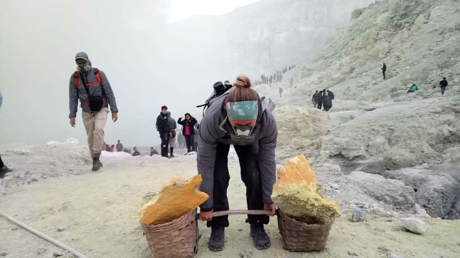 From Bali: 1 Day Ijen Volcano Blue Fire Tour From Bali - Why Mount Ijen Blue Fire Is So Famous (and What You’ll Really See)