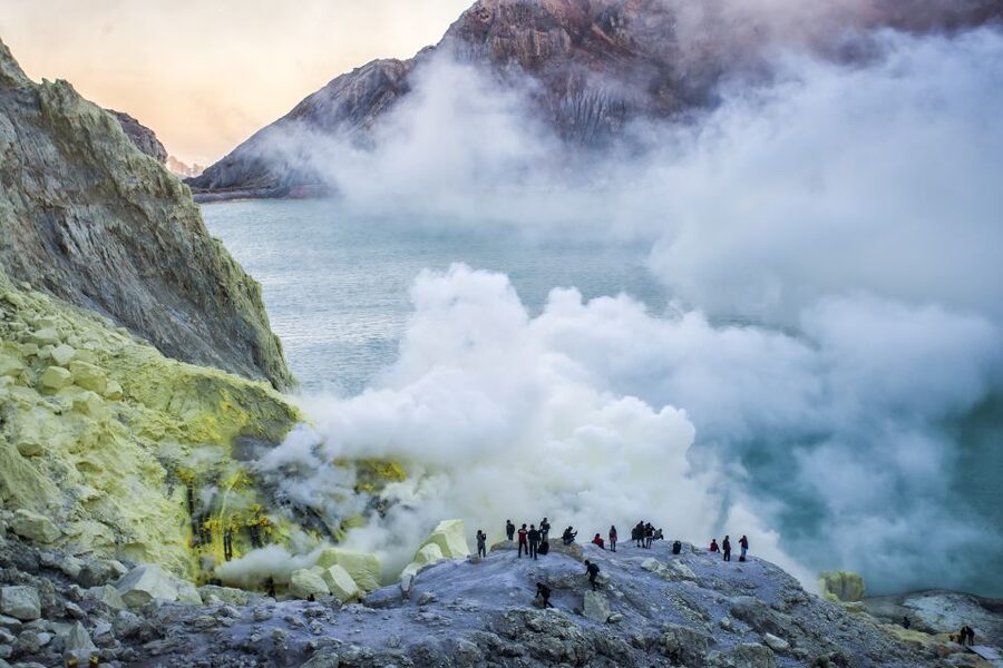 From Bali: 24-Hour Trip to Ijen Crater & Javanese Breakfast - East Java Arrival: Dinner, Rest, and Waking Up for the Climb