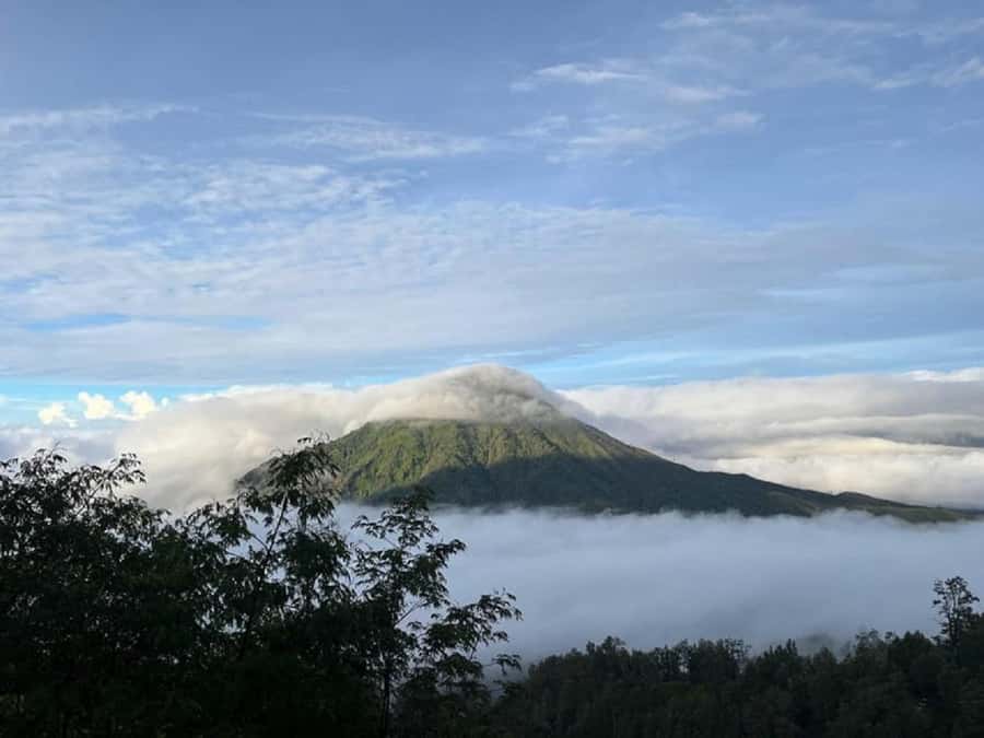 From Bali/Banyuwangi: Ijen Blue Fire Midnight Group Tour - The crater hike: what you do in the dark, step by step