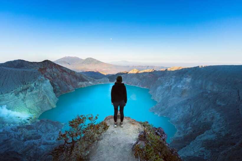 From Bali: Ijen Volcano Sunrise Hike with Transfer & All Fee - Blue fire, sunrise over the acid lake, and miners in the dark