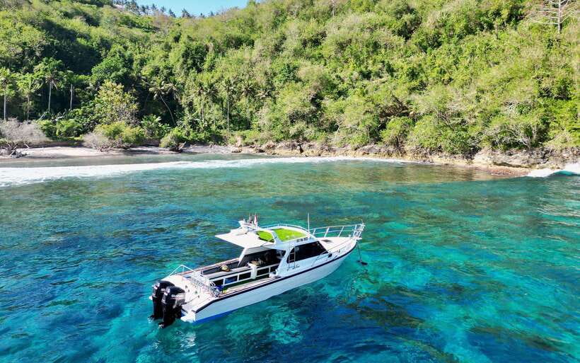 From Bali: Nusa Penida Private Snorkeling Tour with Lunch - Lunch on Nusa Penida with an infinity pool, plus a real reset