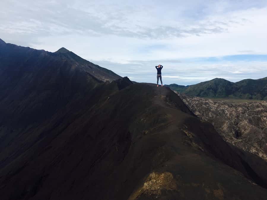 From Bali or Java: Bromo & Kawah Ijen - 3-Day Adventure - Sunrise over the acidic lake: the payoff after the hard part
