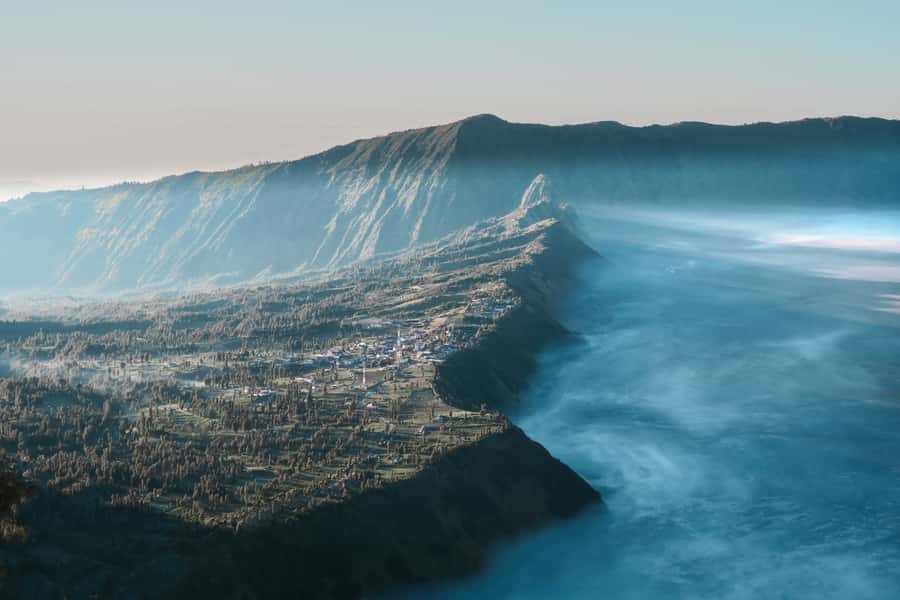 From Bali or Java: Bromo & Kawah Ijen - 3-Day Adventure - The sulfur porter world at Ijen: seeing more than flames