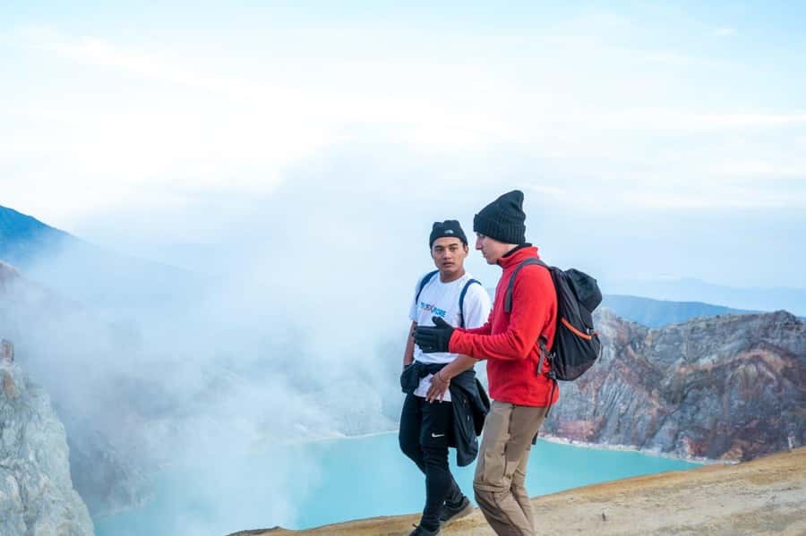 From Banyuwangi: Day Trip to Ijen Volcano with Guided Trek - Sunrise on Ijen: what changes when light arrives
