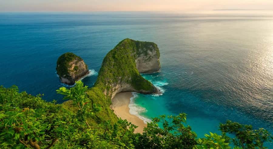 From Lembongan: Private Full-Day Highlight West Nusa Penida - Lunch at a Local Restaurant: Fuel Without Losing the Flow