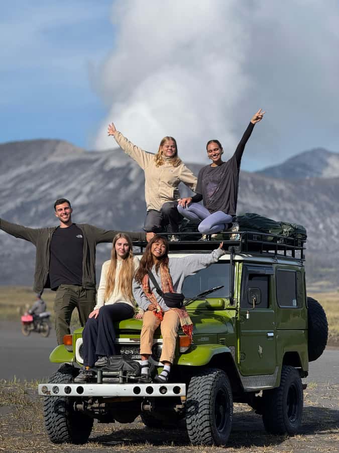 From Malang: Shared Bromo Sunrise Tour with Breakfast - Breakfast and coffee break: the small fuel that keeps the day sane
