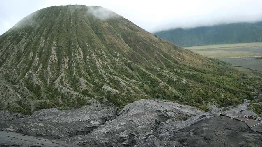 From Malang/Surabaya: Mount Bromo Sunrise Ultimate (Shared) - Breakfast snack box: what you get before sunrise