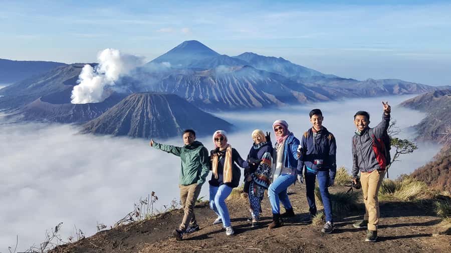 From Malang/Surabaya: Mount Bromo Sunrise Ultimate (Shared) - The full flow of your day, from pickup to getting back to Malang