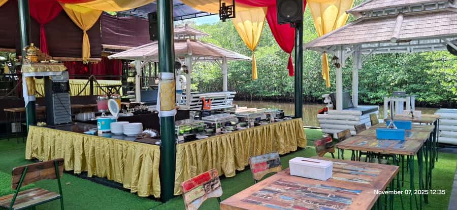From Nusa Penida: 3 Spots Snorkeling Tour with Manta Rays - Lunch at Mesari Beach Restaurant: real food after real swimming