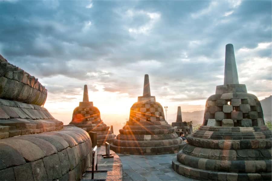 From Yogyakarta: Borobudur, Mount Bromo, and Ijen 4-Day Tour - Day 4 Ijen by Midnight: The Blue Flames Moment