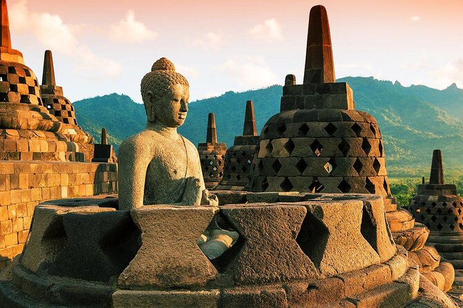 From Yogyakarta: Borobudur &Prambanan-Bromo-Waterfall-Ijen 6 Days - A One-Stop Java Circuit, from temples to blue fire